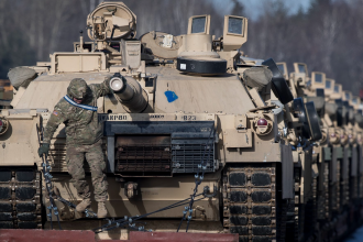 Бойові танки Abrams на озброєнні США. Фото: AP