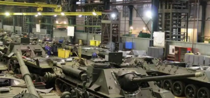 росія лагодить танки деталями від пральних машин
