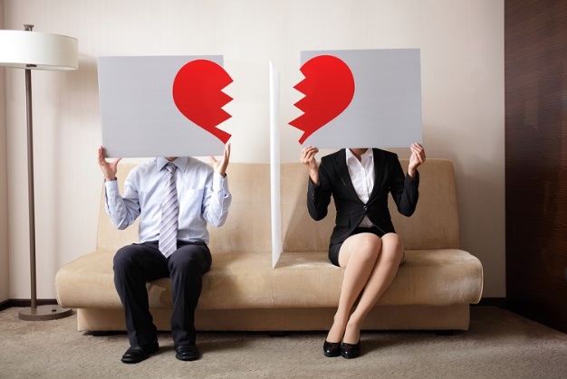 Чому люди розлучаються після десятиліть шлюбу