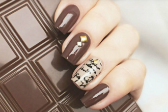 Шоколадні нігті