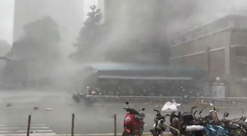 Китай накрив потужний тайфун "Талім"
