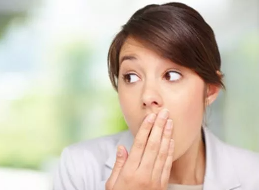 Гіркота в роті: від гострої їжі до можливих сигналів дисбалансу організму