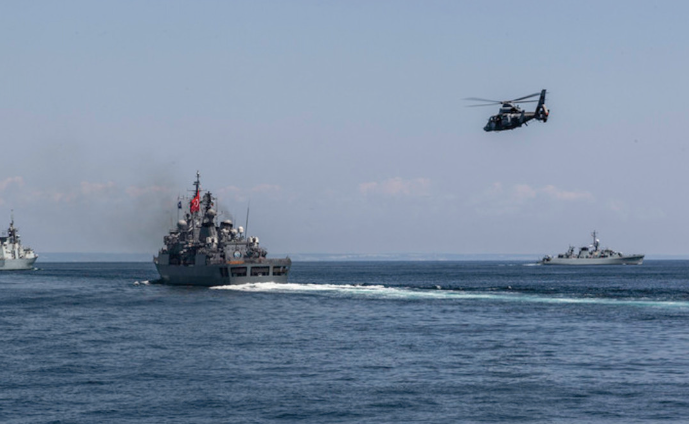 Три країни НАТО обговорюють спільну місію для розмінування Чорного моря: Bloomberg