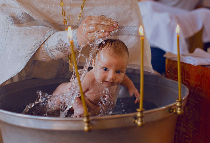 Коли хрестити дитину 2024 року: обираємо сприятливі дні та оптимальний віку для важливої події