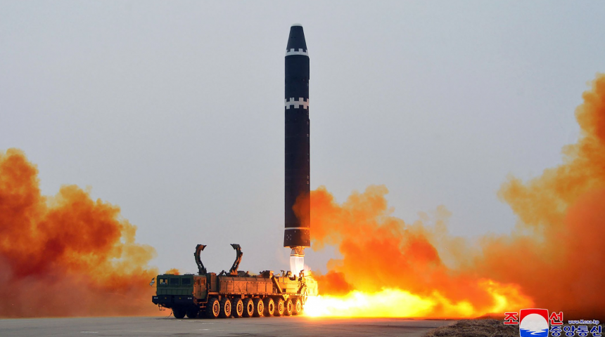 Запуск інтерконтинентальної ракети з КНДР. Фото ілюстративне.