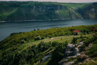 Чарівні місця України для незабутніх вихідних: поради від тревелблогера