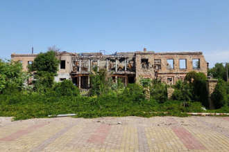 Як виглядає Маріуполь після двох років окупації: фото зруйнованого росіянами міста