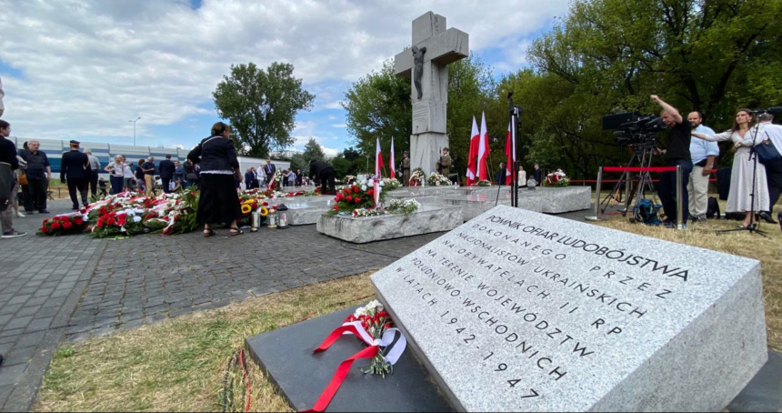 Польща наполягає на ексгумації жертв Волинської трагедії: дипломатичні розбіжності між країнами