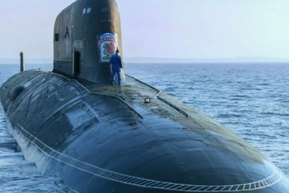 Росія розмістила п’ять атомних підводних човнів за 60 км від кордонів НАТО: супутникові знімки показали нові масштаби активності