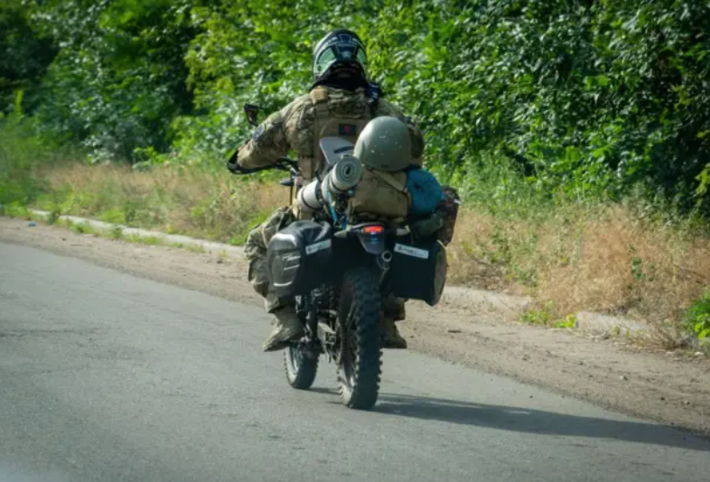 У чому відмінність між мотоциклетною ротою ЗСУ та мотогрупами РФ: експертне пояснення