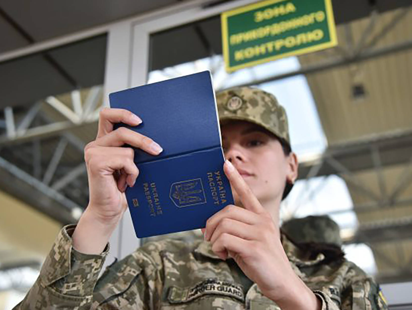 Зміни у правилах виїзду чоловіків до 22 років за кордон: коли вступлять в силу та як це буде реалізовано