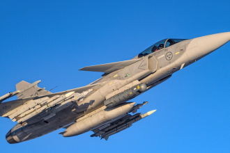 Шведські винищувачі Gripen: для чого вони Україні, скільки коштують, на що здатні та чи кращі за F-16