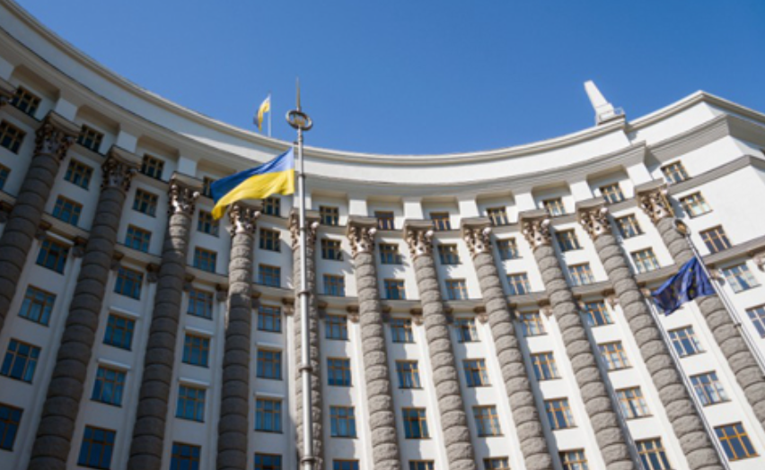 Нові податки в Україні: Кабмін схвалив зміни для маркетплейсів і міжнародних посилок