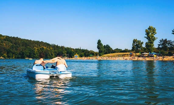 Де купатися в Празі: офіційні пляжі та водойми з чистою водою