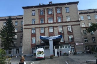 Будівля лікарні № 16 у Дніпрі